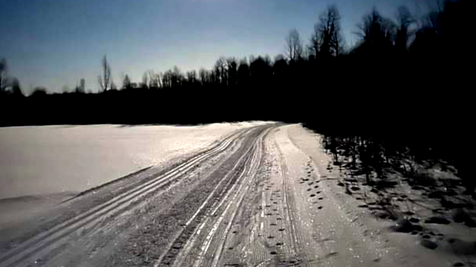 You are currently viewing Night skiing the Pembina Nordic Trails